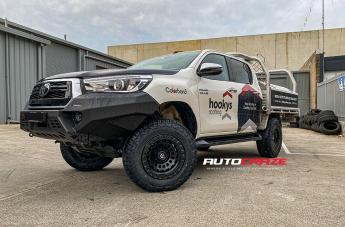 TOYOTA HILUX N80 4WD ZEPHYR MATTE BLACK